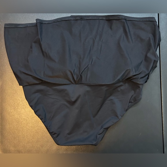 Lands End swim skirt - Picture 6 of 7